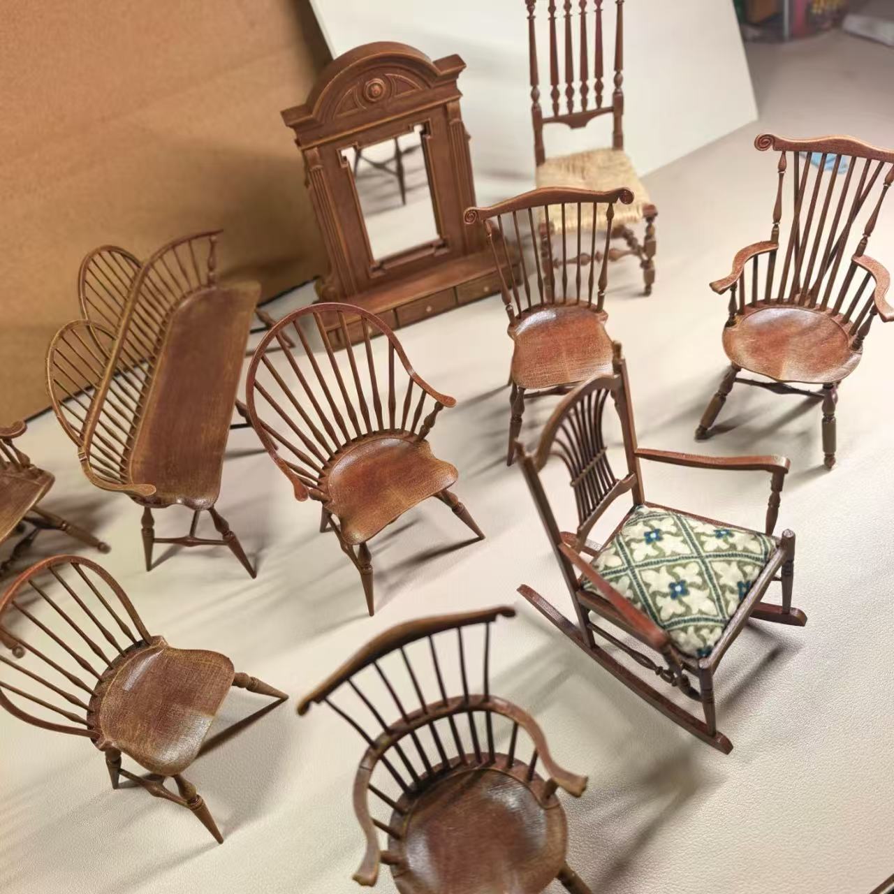 Vintage Windsor-Stuhl-Set im M – Dollhouse Furniture Set Bewertung und Preis